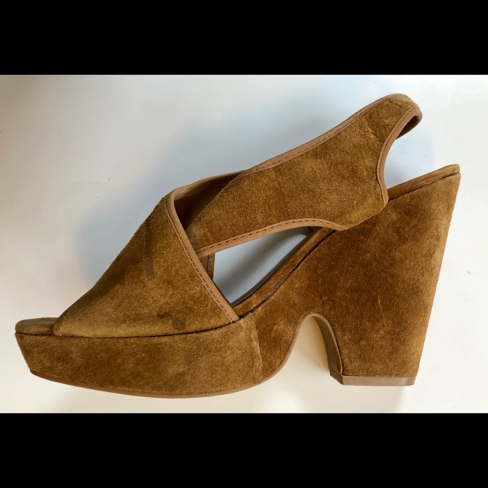 Kimchi Blue Camel Suede Platform Heels Size 9
